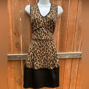 NEIMAN MARCUS LEOPARD DRESS SIZE 8 designer classic fitted retro animal print